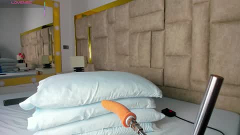 _eris_rose online show from 12-16-25, 07:41