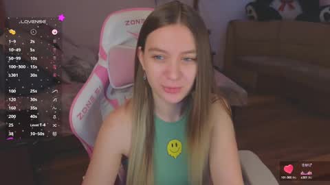 Snapshot of _evellyn_ chatting on 01-21-25, 03:59 Evie online show from 01-21-25, 03:59