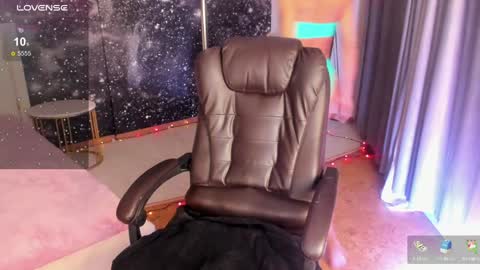 Snapshot of _f_r_a_u_ chatting on 01-26-25, 01:09 F R A U online show from 01-26-25, 01:09