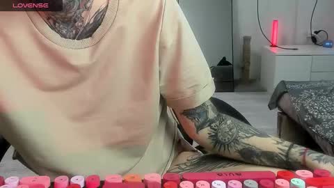 Alis online show from 10-23-25, 06:13