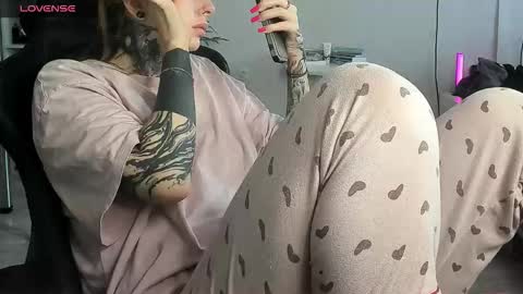 Alis online show from 11-27-25, 09:44