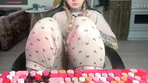 Snapshot of _feralberry__ chatting on 03-03-26, 07:03 Alis online show from 03-03-26, 07:03