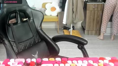 Snapshot of _feralberry__ chatting on 03-09-26, 06:50 Alis online show from 03-09-26, 06:50