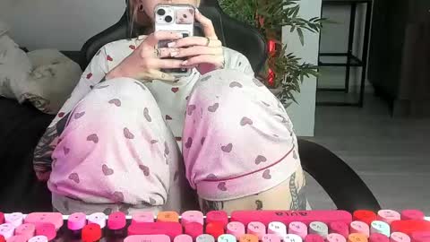 Alis online show from 05-31-26, 07:48