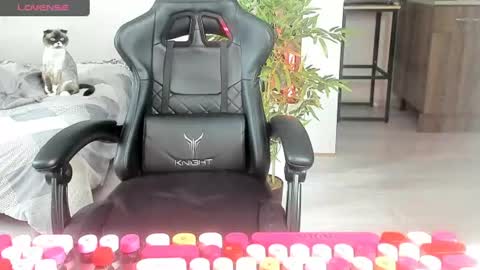 Alis online show from 06-20-26, 07:11