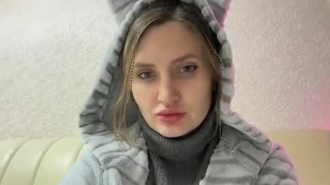  Flora  online show from 10-30-25, 09:04