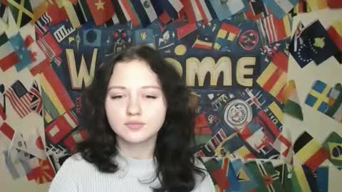 Snapshot of _foxy_lady chatting on 11-27-25, 07:21 Alice online show from 11-27-25, 07:21