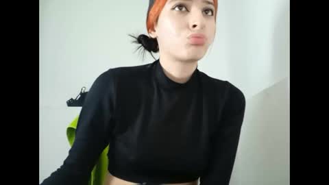 Snapshot of _genesid_dixton chatting on 12-04-24, 09:46 Mia-foster online show from 12-04-24, 09:46