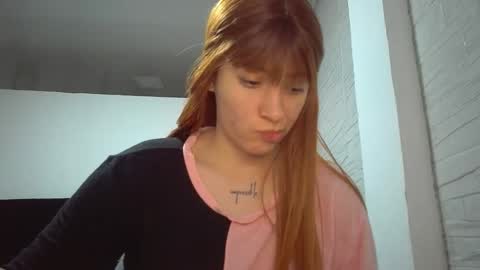 Snapshot of _genesid_dixton chatting on 11-25-25, 01:38 Mia-foster online show from 11-25-25, 01:38