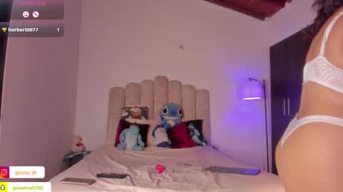 Snapshot of _giovaa_ chatting on 11-23-25, 11:04 G I O V A online show from 11-23-25, 11:04