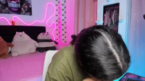 LEEP  online show from 10-26-25, 01:33