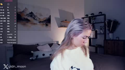 Snapshot of _golden_moon_ chatting on 01-10-25, 08:04 Rina online show from 01-10-25, 08:04