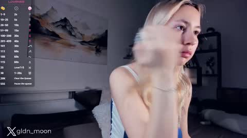 Snapshot of _golden_moon_ chatting on 03-12-25, 04:51 Rina online show from 03-12-25, 04:51