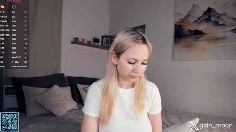 Rina online show from 11-11-25, 07:36