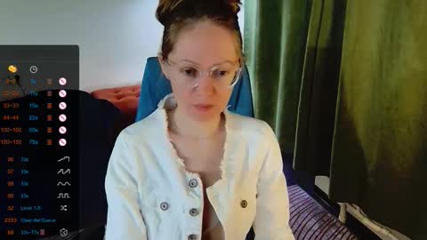 Snapshot of _goldilocks__ chatting on 09-15-25, 06:35 _goldilocks__ online show from 09-15-25, 06:35