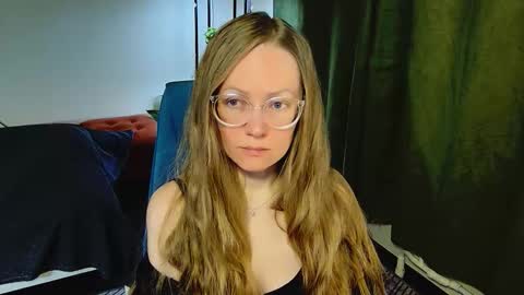 Snapshot of _goldilocks__ chatting on 09-26-25, 07:01 _goldilocks__ online show from 09-26-25, 07:01