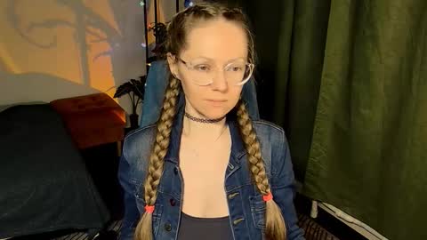 Snapshot of _goldilocks__ chatting on 10-07-25, 04:15 _goldilocks__ online show from 10-07-25, 04:15