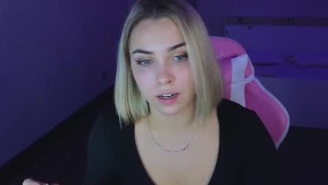 _gravity online show from 10-17-25, 08:11