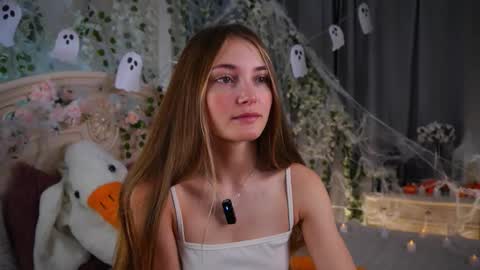 Milly online show from 10-28-25, 02:48