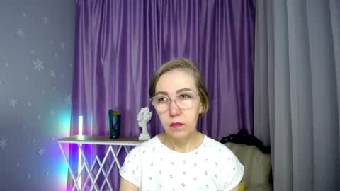 Snapshot of _greybunny_ chatting on 11-14-25, 09:52 _greybunny_ online show from 11-14-25, 09:52