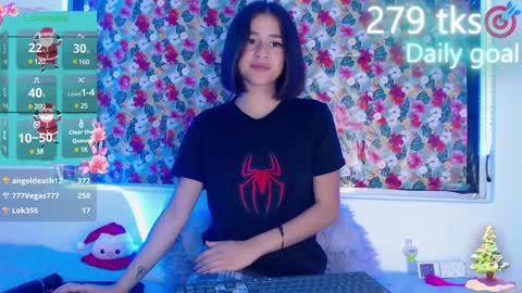 Gwen online show from 12-28-24, 09:09