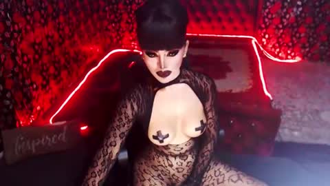 Snapshot of _hailyourqueenx chatting on 01-13-25, 02:28 GoDDess  Chloe online show from 01-13-25, 02:28