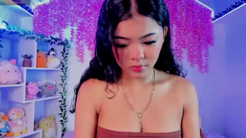 Hanna Botero online show from 11-18-25, 03:38