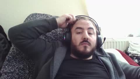  hasanhz.  online show from 03-02-26, 08:21