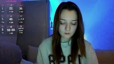 Snapshot of _hey_scarlett_ chatting on 12-17-24, 12:43 _hey_scarlett_ online show from 12-17-24, 12:43