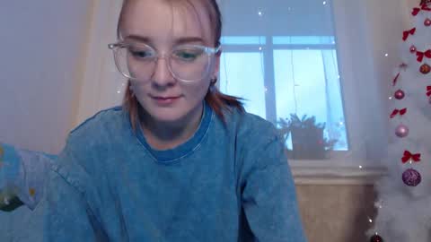 Snapshot of _hey_scarlett_ chatting on 01-27-25, 02:10 _hey_scarlett_ online show from 01-27-25, 02:10