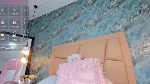 Snapshot of _hollywood_1 chatting on 03-06-25, 12:32 Hollywood online show from 03-06-25, 12:32