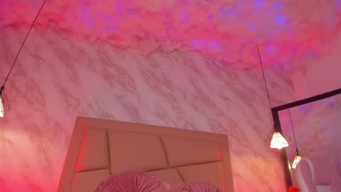 Hollywood online show from 04-21-26, 07:03