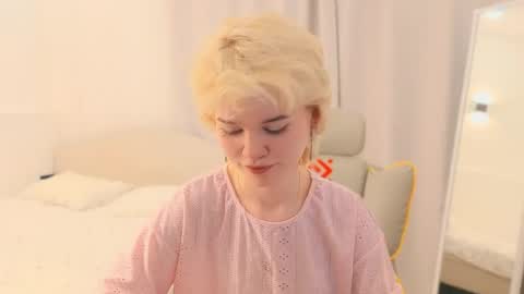 Snapshot of _honnyland chatting on 05-27-26, 12:13 Alisha online show from 05-27-26, 12:13