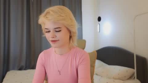 Snapshot of _honnyland chatting on 05-30-26, 12:46 Alisha online show from 05-30-26, 12:46