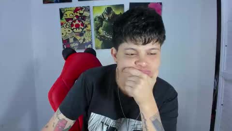 Snapshot of _ian_sweet chatting on 12-17-25, 07:20 ian online show from 12-17-25, 07:20