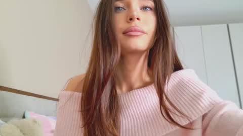 Snapshot of _isiah chatting on 12-20-25, 07:59 isia online show from 12-20-25, 07:59