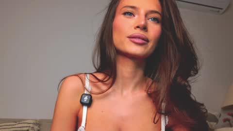 Snapshot of _isiah chatting on 01-13-26, 11:10 isia online show from 01-13-26, 11:10