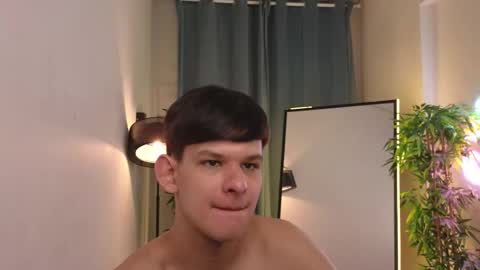 Snapshot of _jamesgray_ chatting on 02-11-26, 03:17 James online show from 02-11-26, 03:17