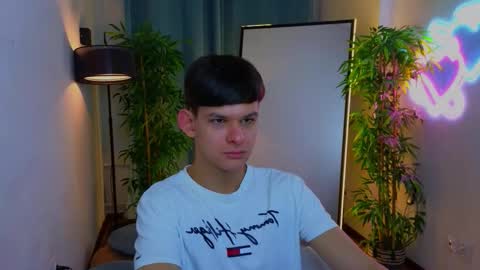 Snapshot of _jamesgray_ chatting on 02-12-26, 02:56 James online show from 02-12-26, 02:56