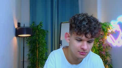 Snapshot of _jamesgray_ chatting on 02-25-26, 02:59 James online show from 02-25-26, 02:59