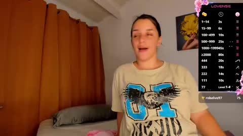 Snapshot of _juliethsexy_ chatting on 09-23-25, 08:28 Julieth online show from 09-23-25, 08:28