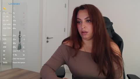 _just_a_queen_3 online show from 05-22-26, 11:05