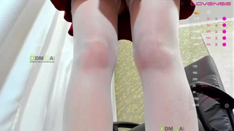 Snapshot of _justcallme_ chatting on 12-13-24, 08:04 _justcallme_ online show from 12-13-24, 08:04