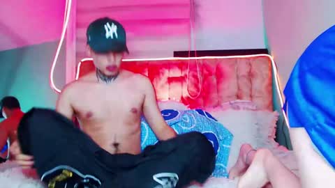 mod online show from 03-09-25, 06:17