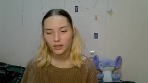 Snapshot of _kikiclark_ chatting on 09-08-25, 08:19 _kikiclark_ online show from 09-08-25, 08:19