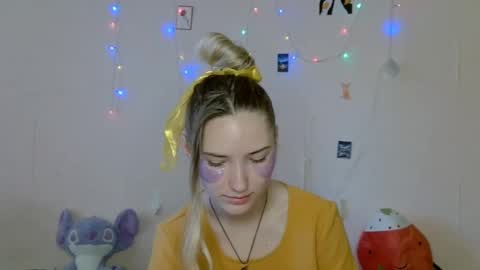 Snapshot of _kikiclark_ chatting on 09-10-25, 07:19 _kikiclark_ online show from 09-10-25, 07:19