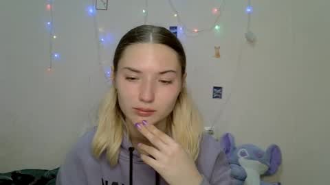 Snapshot of _kikiclark_ chatting on 09-14-25, 08:41 _kikiclark_ online show from 09-14-25, 08:41