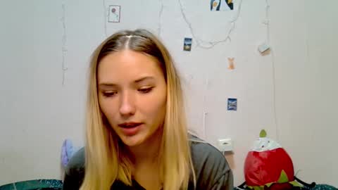 Snapshot of _kikiclark_ chatting on 09-18-25, 08:33 _kikiclark_ online show from 09-18-25, 08:33