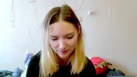 Snapshot of _kikiclark_ chatting on 09-19-25, 09:11 _kikiclark_ online show from 09-19-25, 09:11