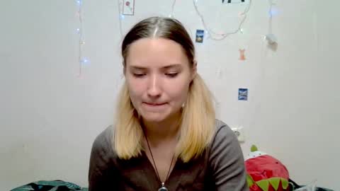 Snapshot of _kikiclark_ chatting on 09-20-25, 08:43 _kikiclark_ online show from 09-20-25, 08:43